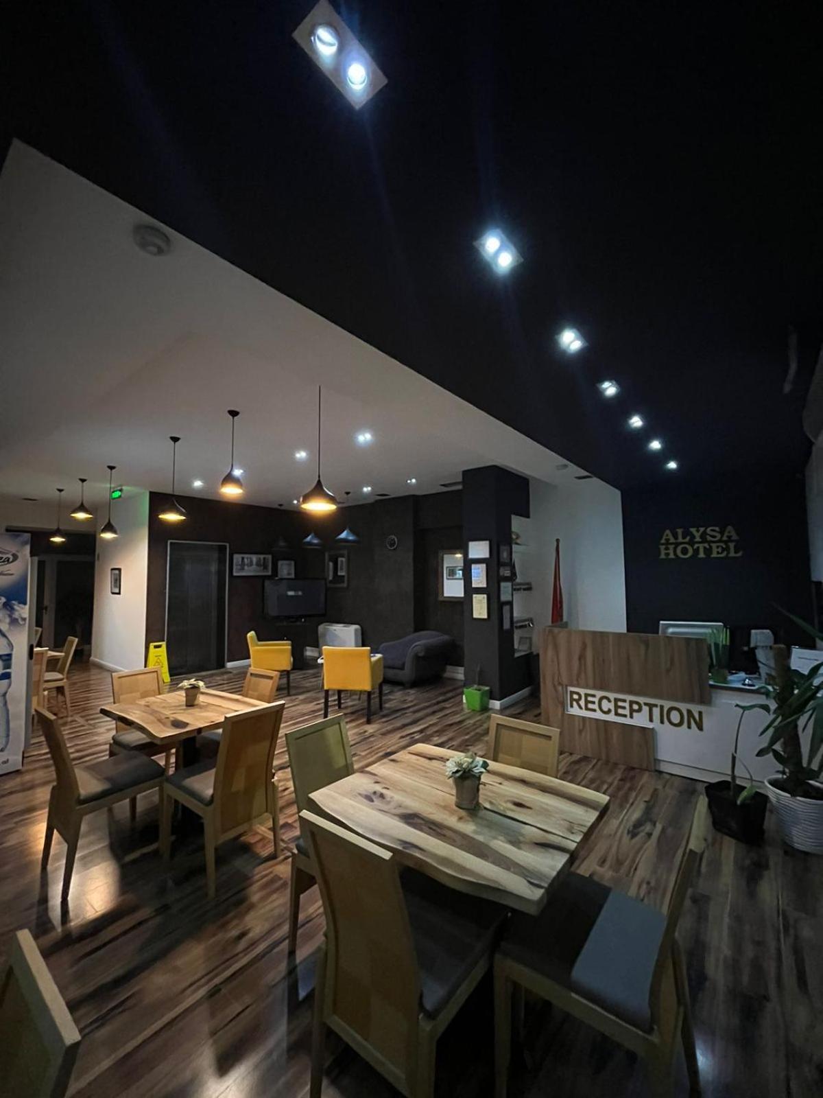 Hotel Alysa คอร์เชอ ภายนอก รูปภาพ