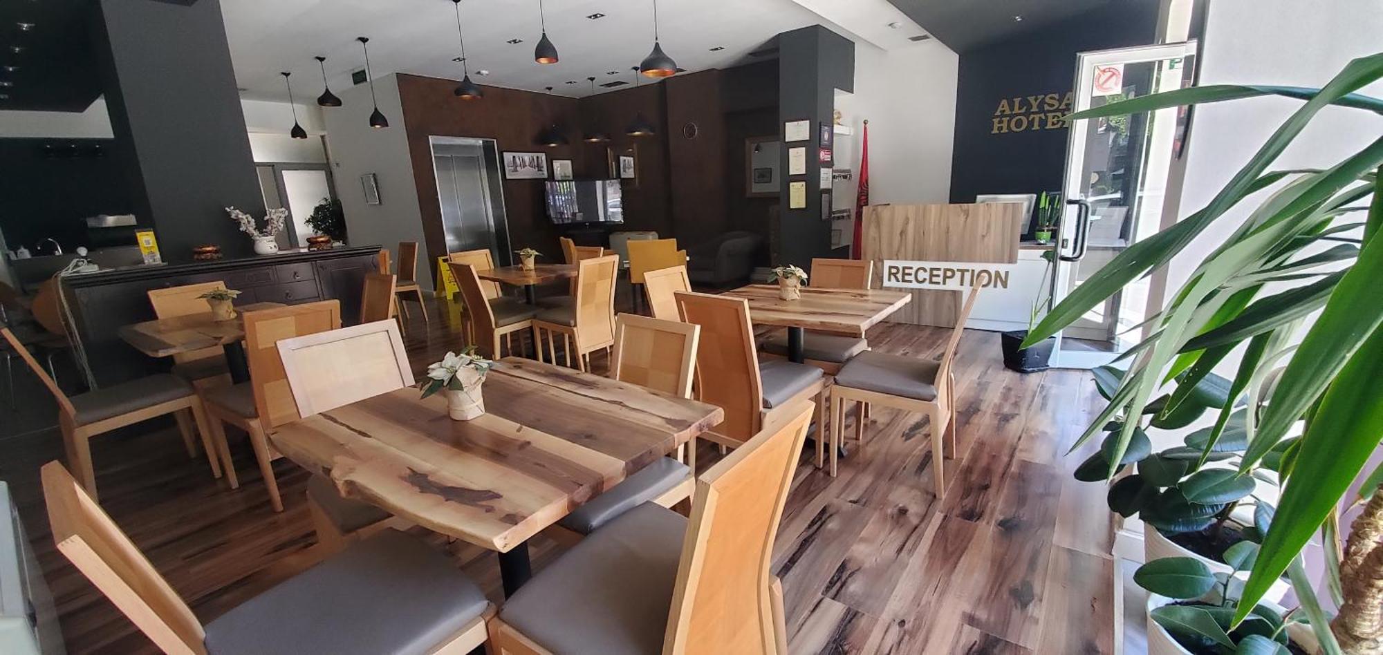 Hotel Alysa คอร์เชอ ภายนอก รูปภาพ