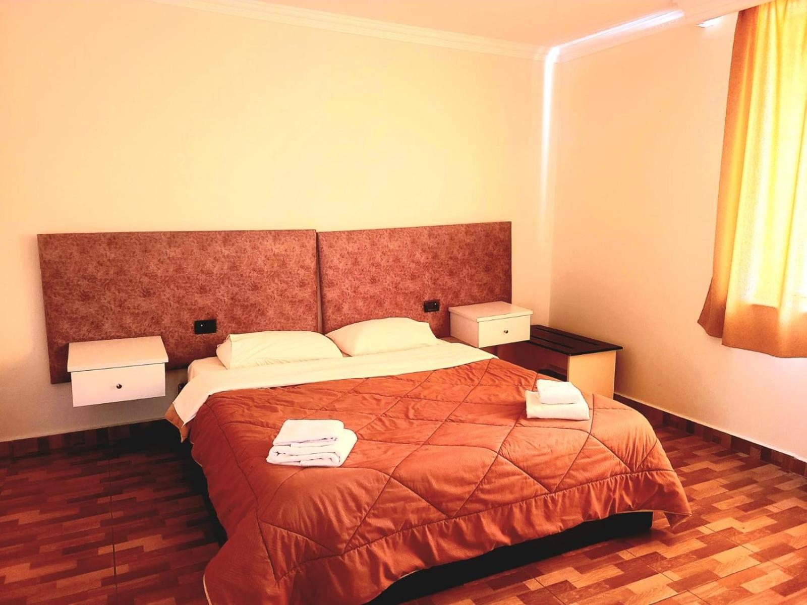 Hotel Alysa คอร์เชอ ภายนอก รูปภาพ