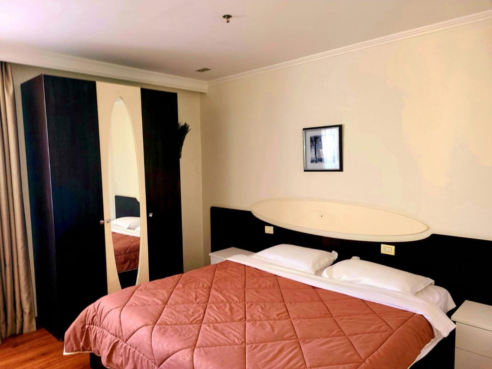 Hotel Alysa คอร์เชอ ภายนอก รูปภาพ